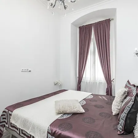 Sweet In Historic Mala Strana Next To Prague! Apartamento Praga
