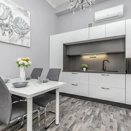 Sweet In Historic Mala Strana Next To Prague! Apartamento